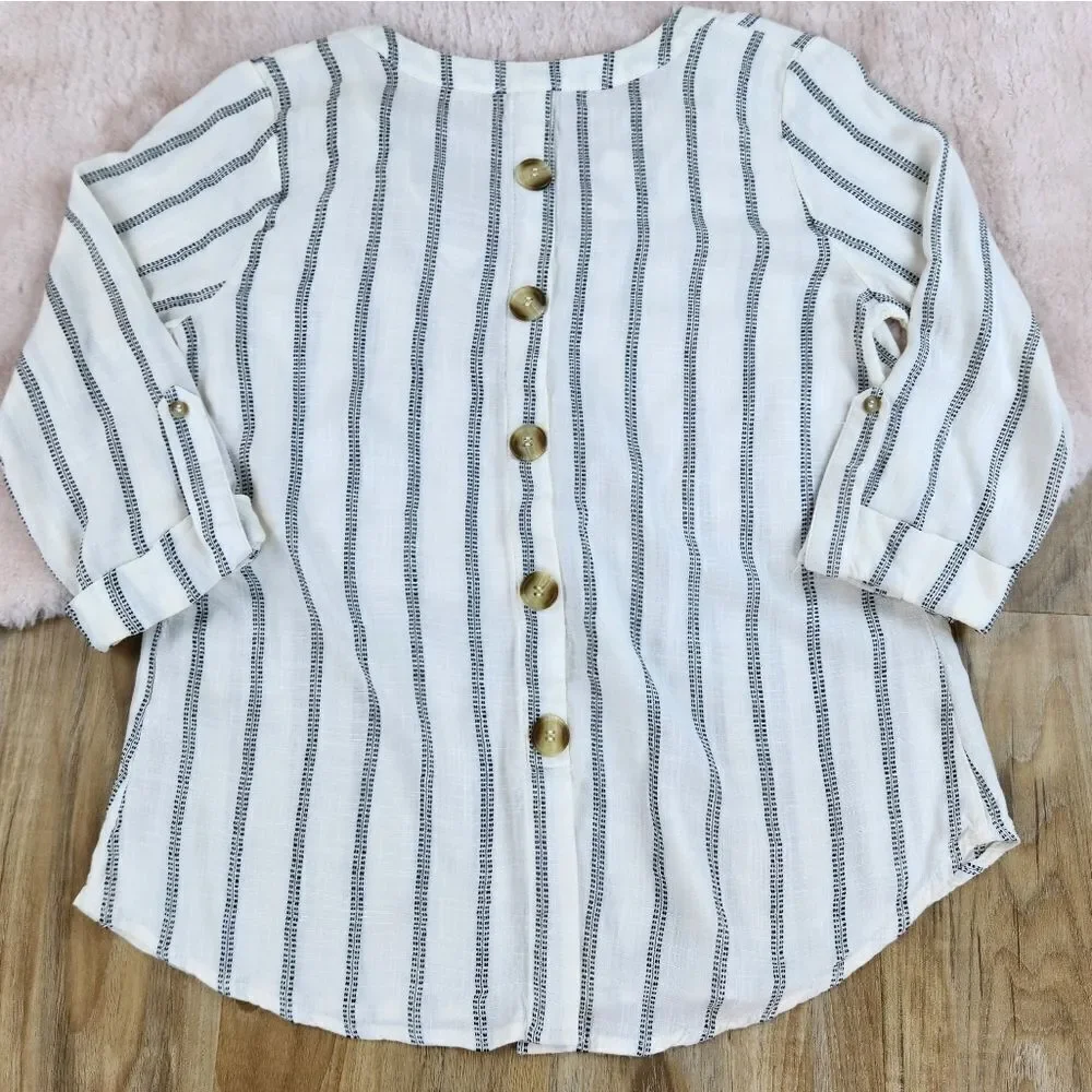 🔹️Mine Ivory & Black Striped Decorative Button Back 3/4 Sleeve Top Small